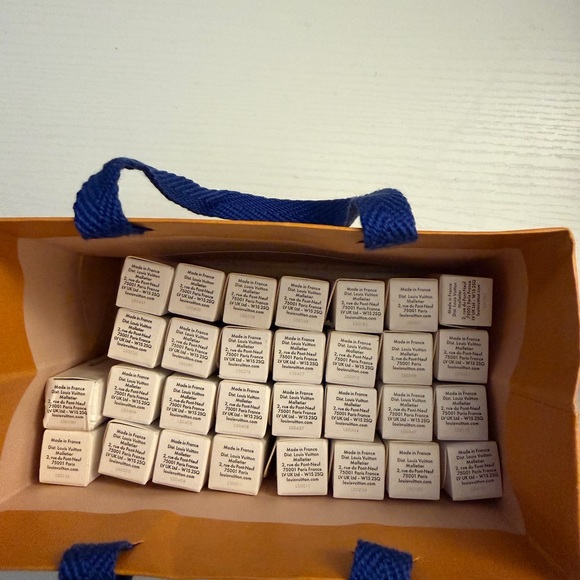 Louis Vuitton Fragrance Collection 30 piece sample fragrances for men & women - Picture 3 of 3